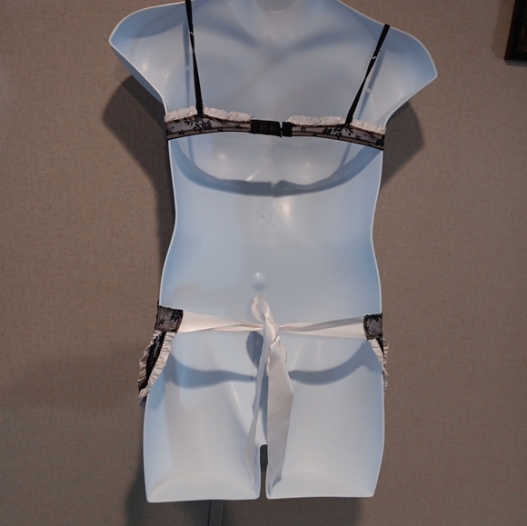 Victoria's Secret Black and Cream Lace Chemise - Picture 3 of 4